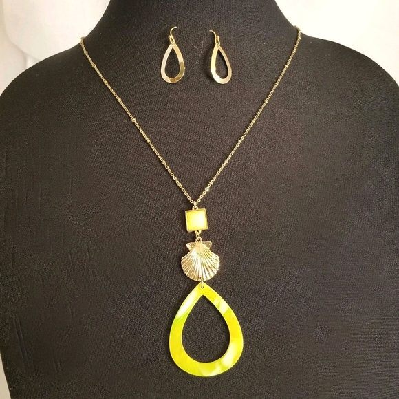 Cloie Shell Texture Metal Long Necklace With Shell-Textured Metal Teardrop - Picture 1 of 6